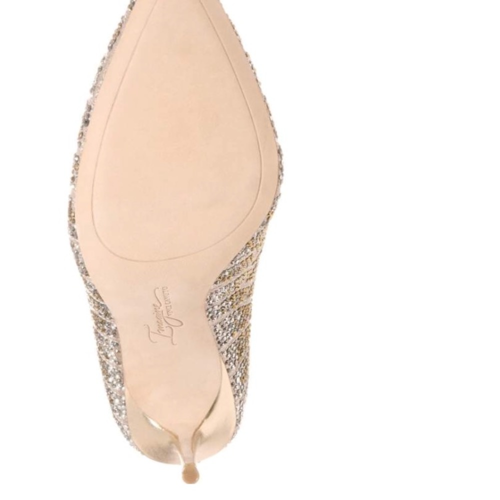 Imagine Vince Camuto Olivier Pumps - Picture 4 of 4